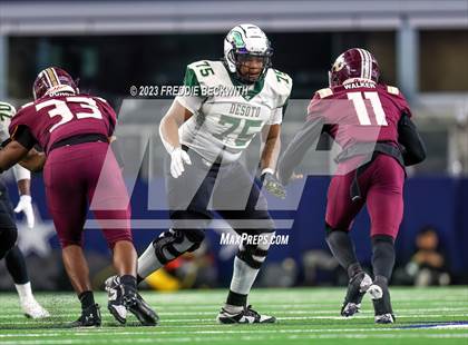 Thumbnail 1 in DeSoto vs. Summer Creek (UIL 6A D2 Football Final) photogallery.