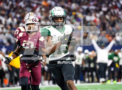 Thumbnail 3 in DeSoto vs. Summer Creek (UIL 6A D2 Football Final) photogallery.