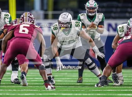 Thumbnail 1 in DeSoto vs. Summer Creek (UIL 6A D2 Football Final) photogallery.
