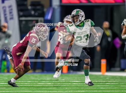 Thumbnail 3 in DeSoto vs. Summer Creek (UIL 6A D2 Football Final) photogallery.