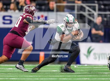 Thumbnail 2 in DeSoto vs. Summer Creek (UIL 6A D2 Football Final) photogallery.