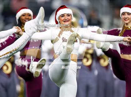 Thumbnail 2 in DeSoto vs. Summer Creek (UIL 6A D2 Football Final) photogallery.
