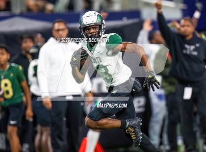 Thumbnail 1 in DeSoto vs. Summer Creek (UIL 6A D2 Football Final) photogallery.