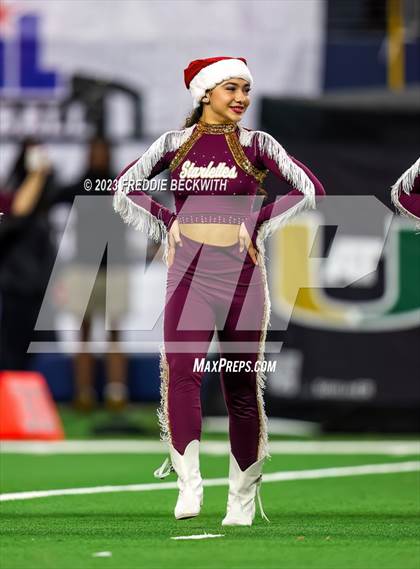 Thumbnail 2 in DeSoto vs. Summer Creek (UIL 6A D2 Football Final) photogallery.