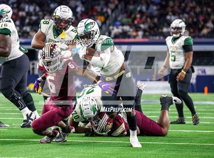Thumbnail 2 in DeSoto vs. Summer Creek (UIL 6A D2 Football Final) photogallery.
