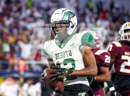 Thumbnail 2 in DeSoto vs. Summer Creek (UIL 6A D2 Football Final) photogallery.
