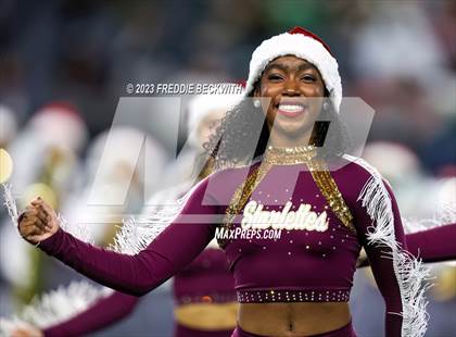 Thumbnail 2 in DeSoto vs. Summer Creek (UIL 6A D2 Football Final) photogallery.