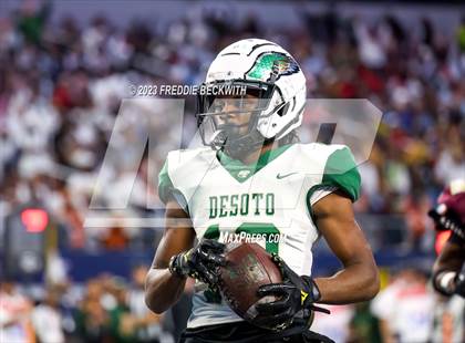 Thumbnail 3 in DeSoto vs. Summer Creek (UIL 6A D2 Football Final) photogallery.