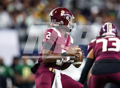 Thumbnail 2 in DeSoto vs. Summer Creek (UIL 6A D2 Football Final) photogallery.