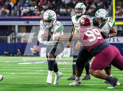 Thumbnail 3 in DeSoto vs. Summer Creek (UIL 6A D2 Football Final) photogallery.