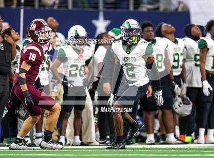 Thumbnail 2 in DeSoto vs. Summer Creek (UIL 6A D2 Football Final) photogallery.