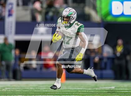Thumbnail 3 in DeSoto vs. Summer Creek (UIL 6A D2 Football Final) photogallery.