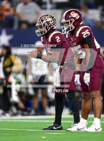 Thumbnail 1 in DeSoto vs. Summer Creek (UIL 6A D2 Football Final) photogallery.