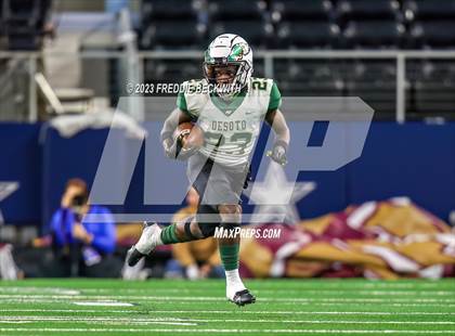 Thumbnail 2 in DeSoto vs. Summer Creek (UIL 6A D2 Football Final) photogallery.