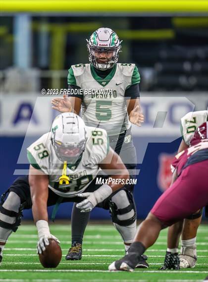 Thumbnail 2 in DeSoto vs. Summer Creek (UIL 6A D2 Football Final) photogallery.