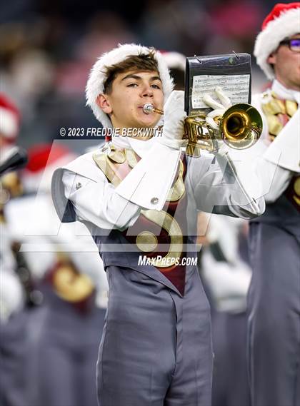 Thumbnail 2 in DeSoto vs. Summer Creek (UIL 6A D2 Football Final) photogallery.