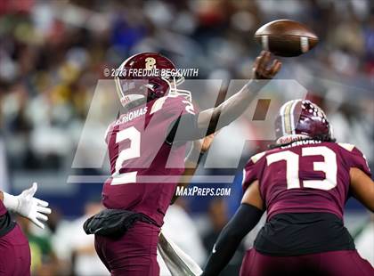 Thumbnail 3 in DeSoto vs. Summer Creek (UIL 6A D2 Football Final) photogallery.