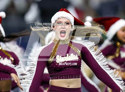 Thumbnail 2 in DeSoto vs. Summer Creek (UIL 6A D2 Football Final) photogallery.