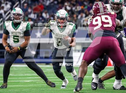 Thumbnail 1 in DeSoto vs. Summer Creek (UIL 6A D2 Football Final) photogallery.