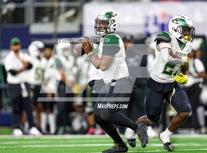 Thumbnail 1 in DeSoto vs. Summer Creek (UIL 6A D2 Football Final) photogallery.
