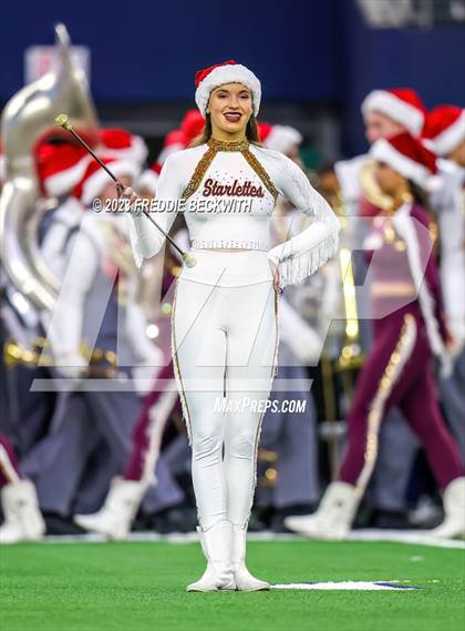 Thumbnail 3 in DeSoto vs. Summer Creek (UIL 6A D2 Football Final) photogallery.