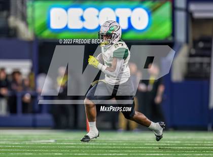 Thumbnail 2 in DeSoto vs. Summer Creek (UIL 6A D2 Football Final) photogallery.