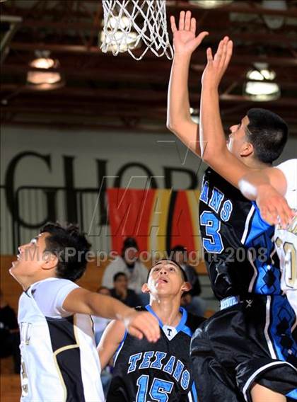 Thumbnail 3 in Rayburn vs. Pasadena Memorial (McDonald's Texas Invitational) photogallery.