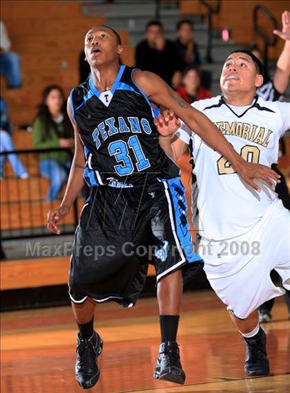 Thumbnail 3 in Rayburn vs. Pasadena Memorial (McDonald's Texas Invitational) photogallery.