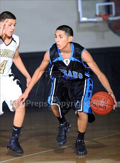 Thumbnail 3 in Rayburn vs. Pasadena Memorial (McDonald's Texas Invitational) photogallery.