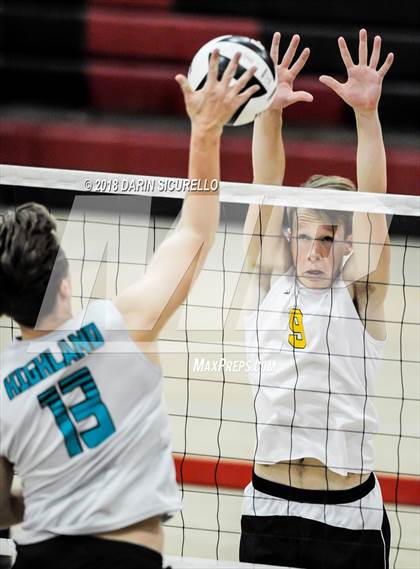 Thumbnail 1 in Highland vs. Gilbert (Brophy Invitational) photogallery.
