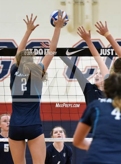 Thumbnail 2 in Marin Catholic vs. Auburn Riverside (Durango Fall Classic) photogallery.