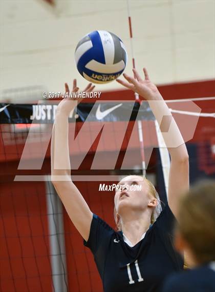 Thumbnail 2 in Marin Catholic vs. Auburn Riverside (Durango Fall Classic) photogallery.