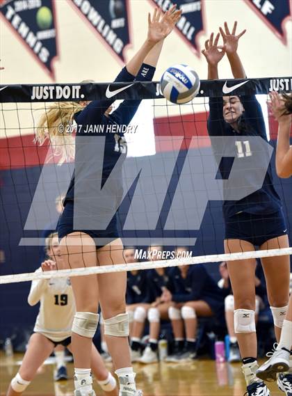 Thumbnail 3 in Marin Catholic vs. Auburn Riverside (Durango Fall Classic) photogallery.