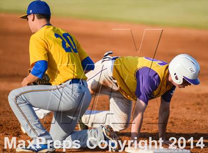 Thumbnail 3 in Sunnyvale @ Farmersville (UIL 2A Regional Quarterfinal Playoff) photogallery.