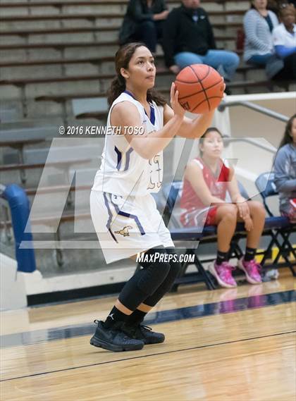 Thumbnail 2 in Burges vs. Lee (SAISD Tournament) photogallery.