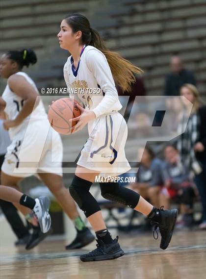 Thumbnail 1 in Burges vs. Lee (SAISD Tournament) photogallery.