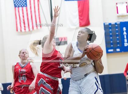 Thumbnail 2 in Burges vs. Lee (SAISD Tournament) photogallery.