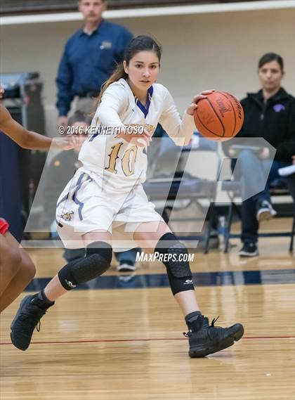 Thumbnail 3 in Burges vs. Lee (SAISD Tournament) photogallery.