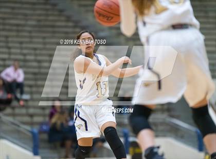 Thumbnail 3 in Burges vs. Lee (SAISD Tournament) photogallery.