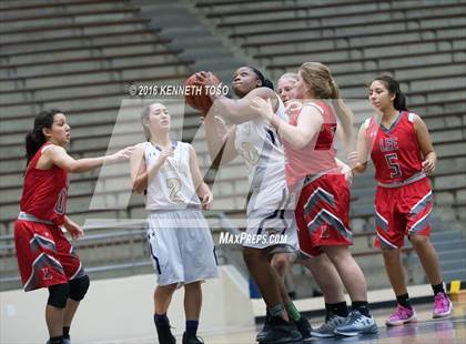 Thumbnail 3 in Burges vs. Lee (SAISD Tournament) photogallery.