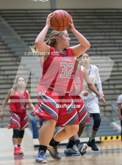 Thumbnail 2 in Burges vs. Lee (SAISD Tournament) photogallery.