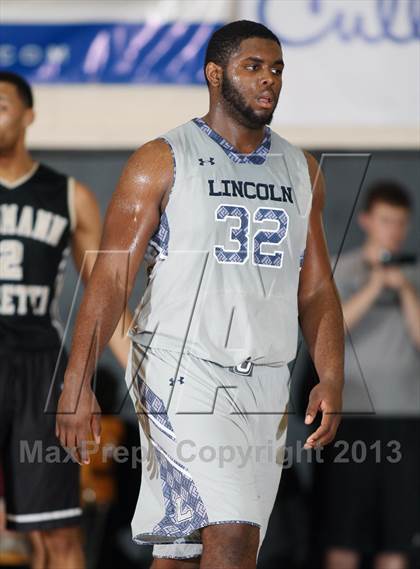 Thumbnail 2 in Neumann-Goretti vs. Lincoln (City of Palms Classic) photogallery.