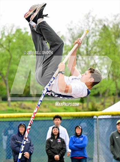 Thumbnail 2 in John H. Shaner Memorial Meet photogallery.