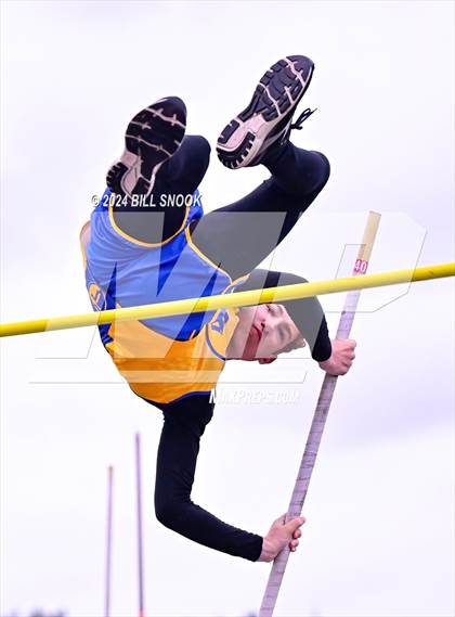 Thumbnail 2 in John H. Shaner Memorial Meet photogallery.