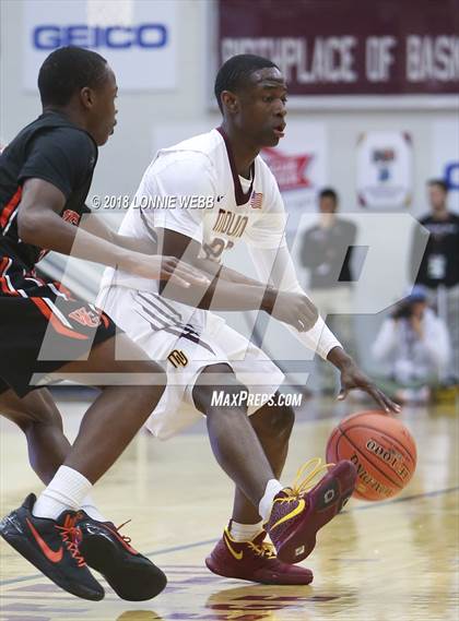 Thumbnail 1 in Webster Groves vs. Mt. Vernon (Spalding Hoophall Classic) photogallery.