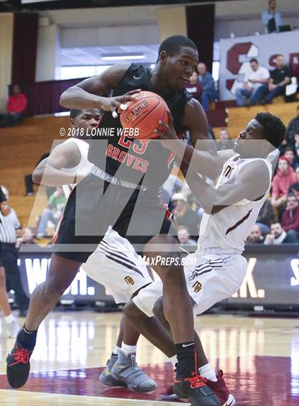 Thumbnail 2 in Webster Groves vs. Mt. Vernon (Spalding Hoophall Classic) photogallery.