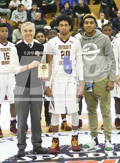 Thumbnail 2 in Webster Groves vs. Mt. Vernon (Spalding Hoophall Classic) photogallery.