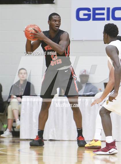 Thumbnail 3 in Webster Groves vs. Mt. Vernon (Spalding Hoophall Classic) photogallery.