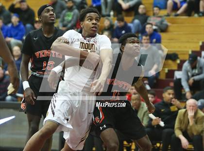 Thumbnail 3 in Webster Groves vs. Mt. Vernon (Spalding Hoophall Classic) photogallery.