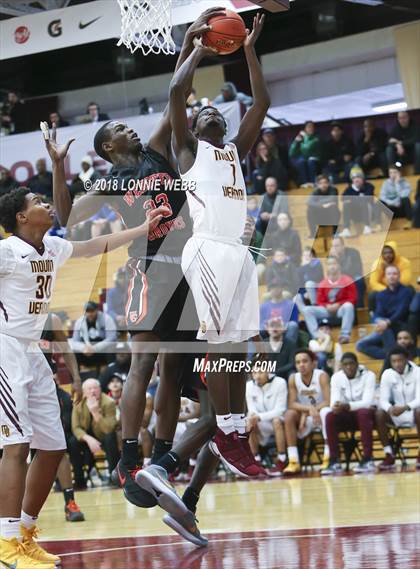 Thumbnail 2 in Webster Groves vs. Mt. Vernon (Spalding Hoophall Classic) photogallery.